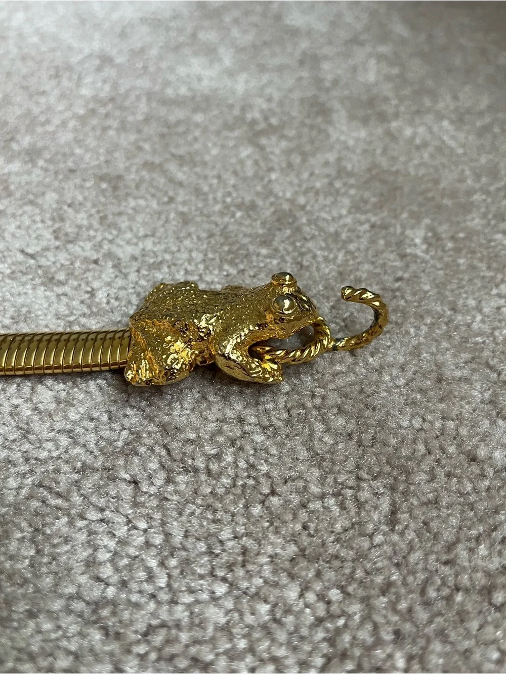 Mimi di N Vintage Gold Plated Frog Flex stretch Chain Belt 1970s Small